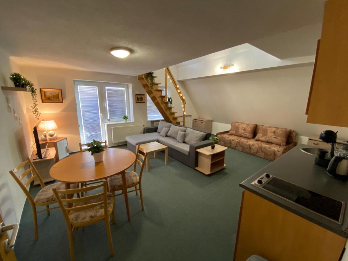 דונובאלי The Legits Apartments מראה חיצוני תמונה
