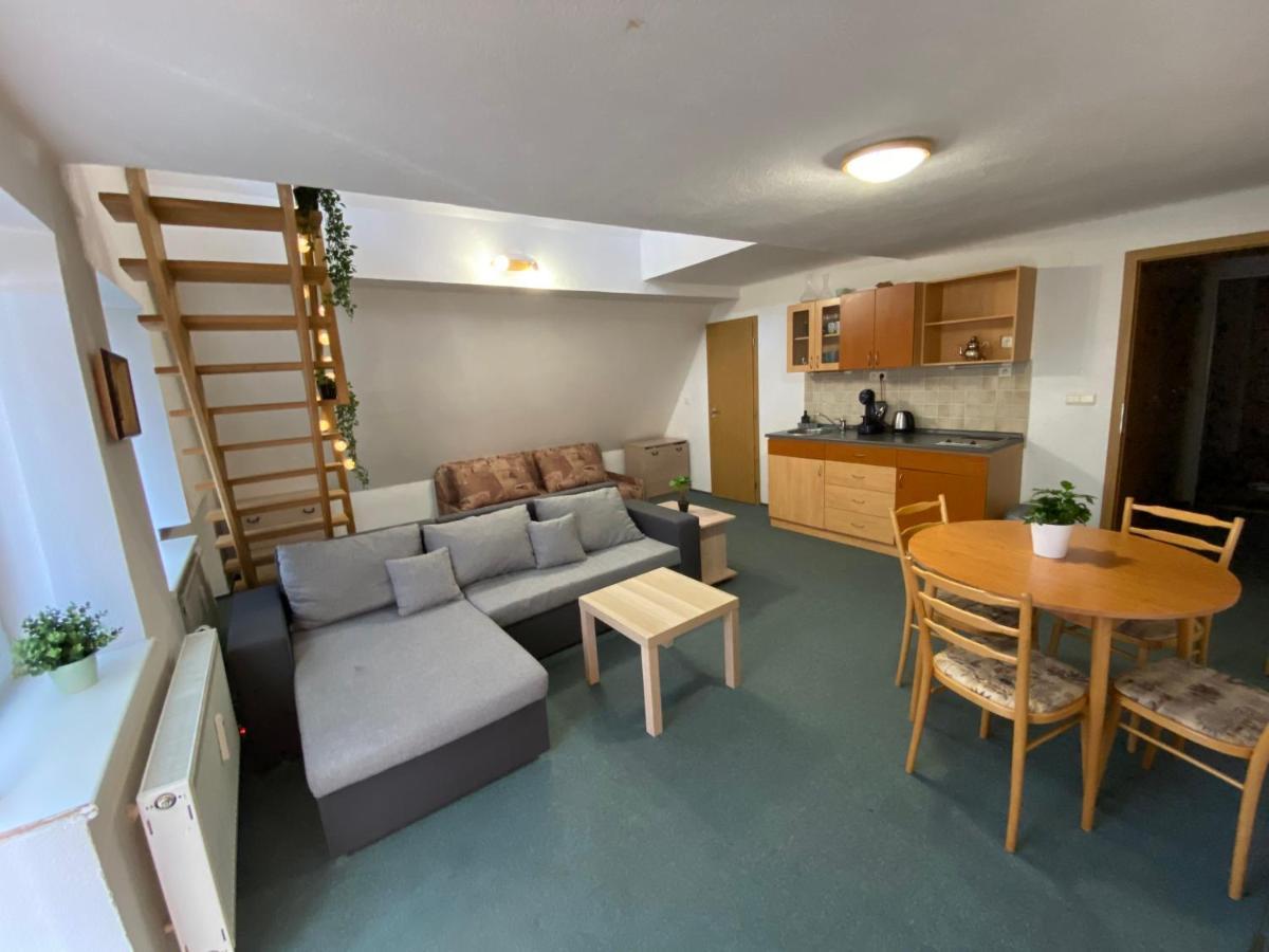 דונובאלי The Legits Apartments מראה חיצוני תמונה