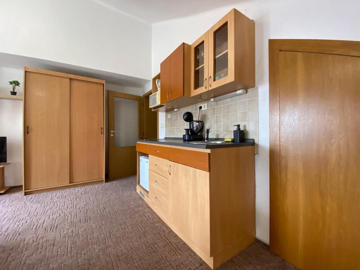 דונובאלי The Legits Apartments מראה חיצוני תמונה